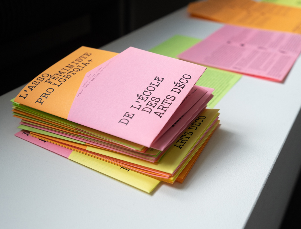 Dépliant présentant l’association féministe pro LGBTQIA+ (textes : Léna Martinez et Alexandra Piat, graphisme : Camille Boubals)