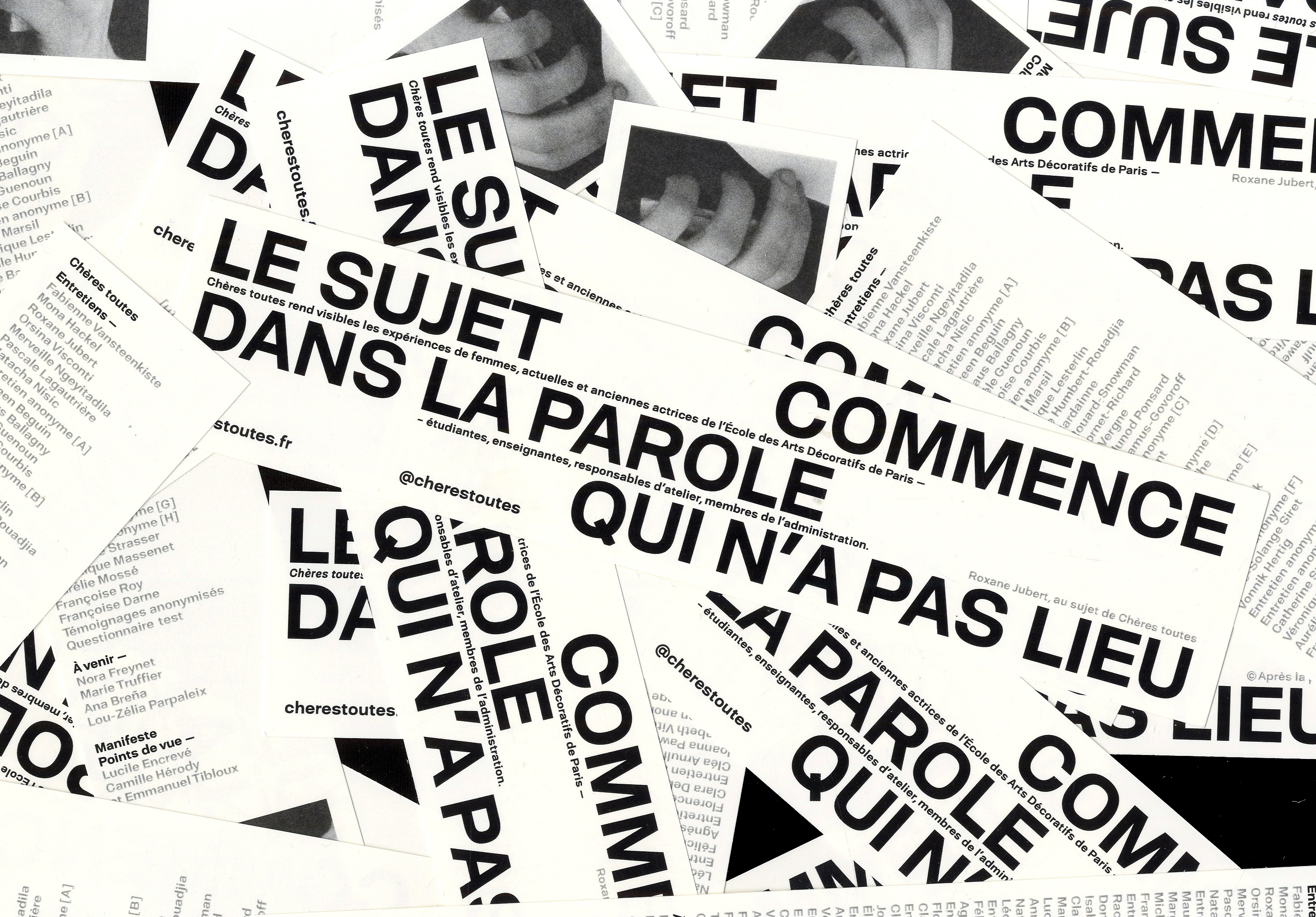 Marque-pages « Chères toutes » présentant la phrase de Roxane Jubert : « Le sujet commence dans la parole qui n’a pas lieu. » (design graphique : Après la pluie), distribué à l’Ensad, 2021, ph. Alexandra Piat
