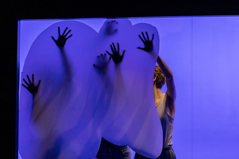 Félicie Parent, Parfois, je me sens pancarte, Grand Projet en Scénographie, 2019, ph. Mathieu Faluomi.