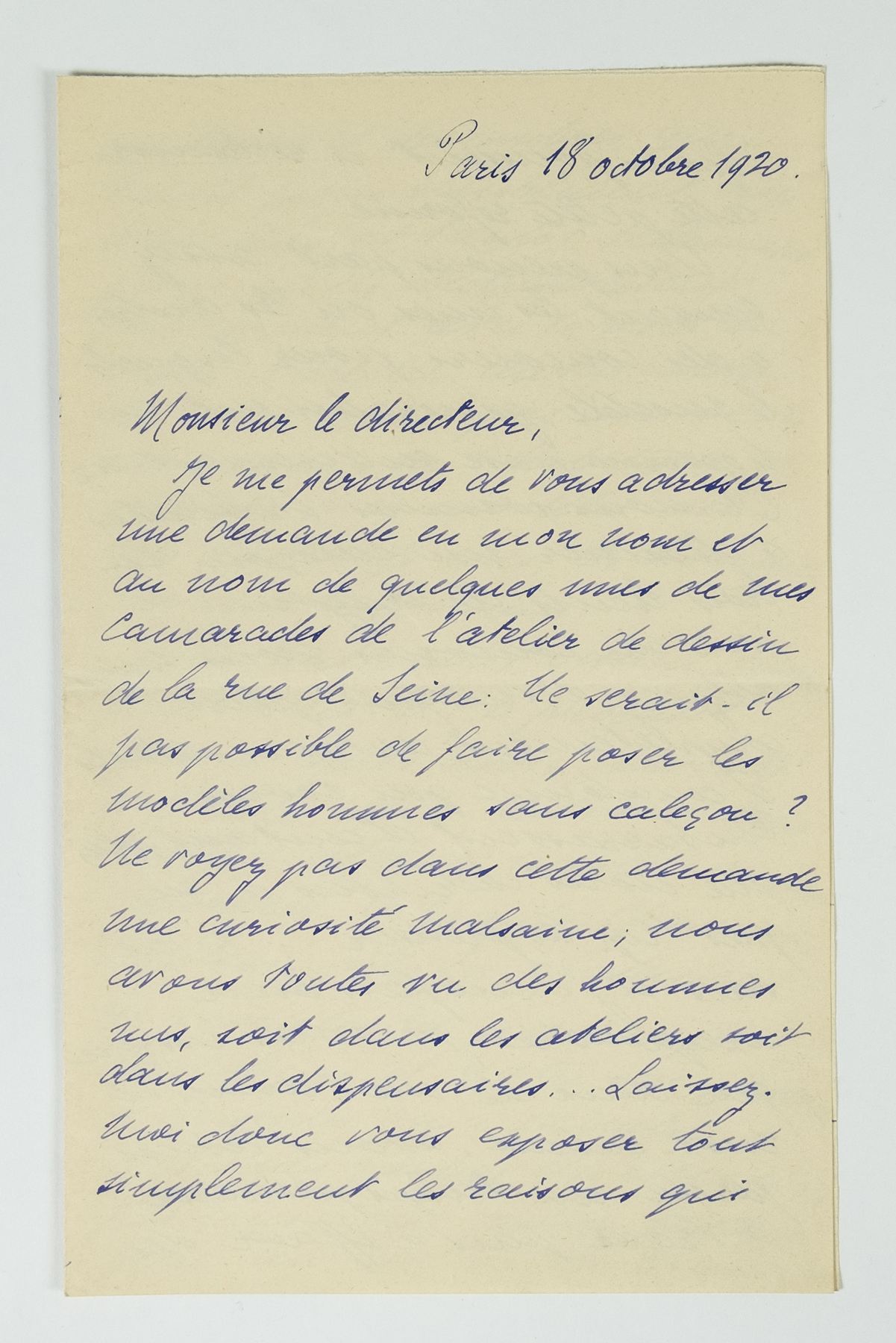 Lettre attribuée à Louise Bouvier (étudiante de la section des jeunes filles de l’École nationale des Arts Décoratifs alors située au no 10 bis, rue de Seine), à Eugène Morand, directeur de l’École, datée du 18 octobre 1920, conservée aux Archives Nationales (AJ/53/100)